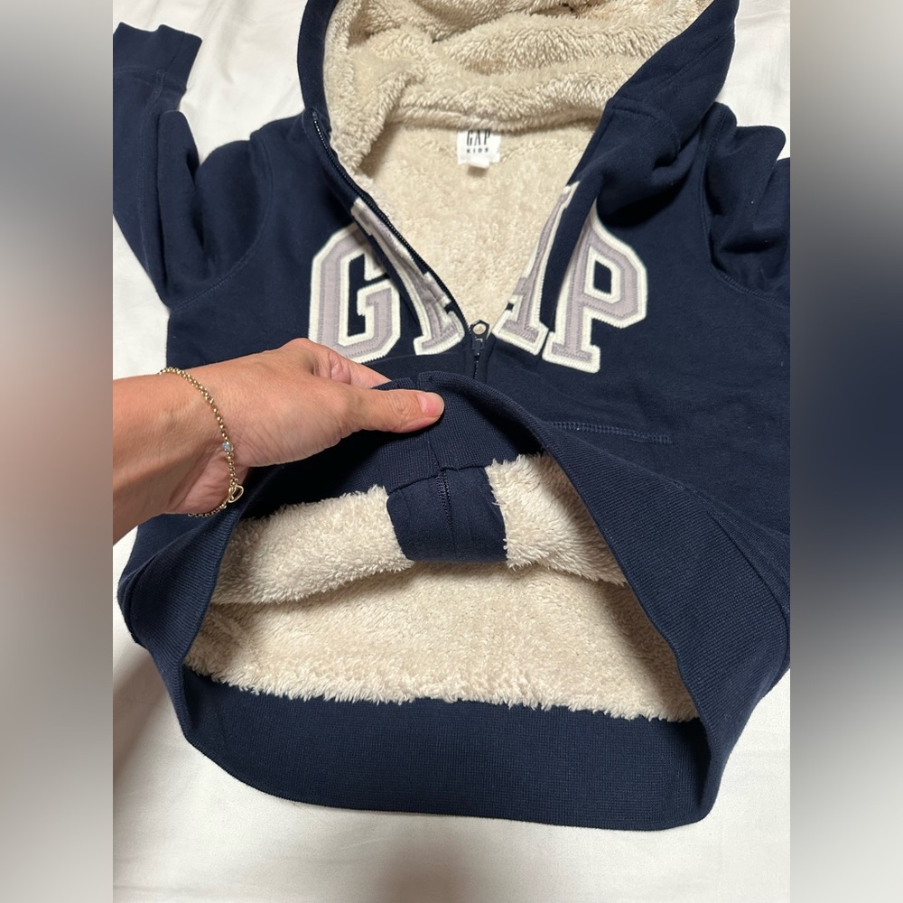 Gap - Picture 2 of 4